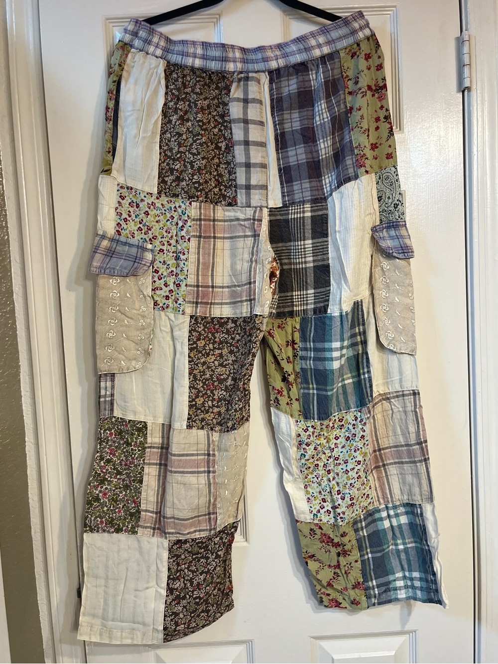 NWT Young Threads Patchwork Floral & Plaid Cargo Pants - Picture 4 of 10